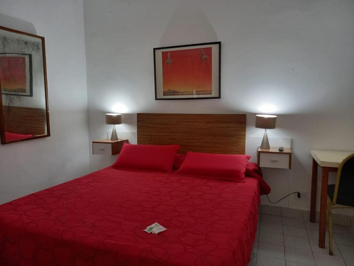 Hotel San Carlos Buenos Aires Bagian luar foto