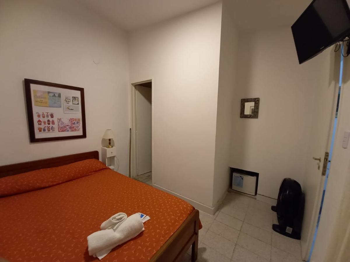 Hotel San Carlos Buenos Aires Bagian luar foto