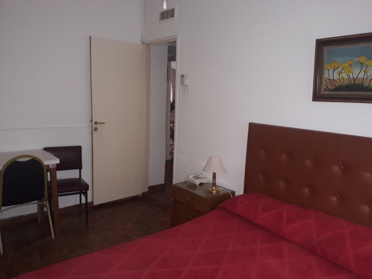 Hotel San Carlos Buenos Aires Bagian luar foto